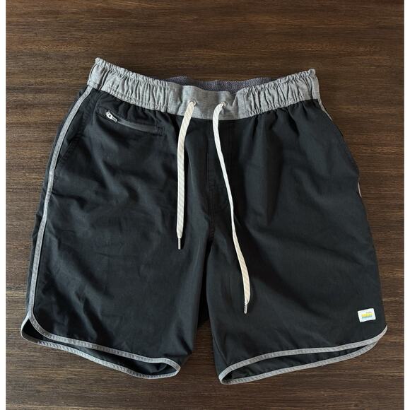 Vuori Banks Shorts Mens Medium Running Unlined Surf Swim 7 In Inseam - Picture 1 of 8